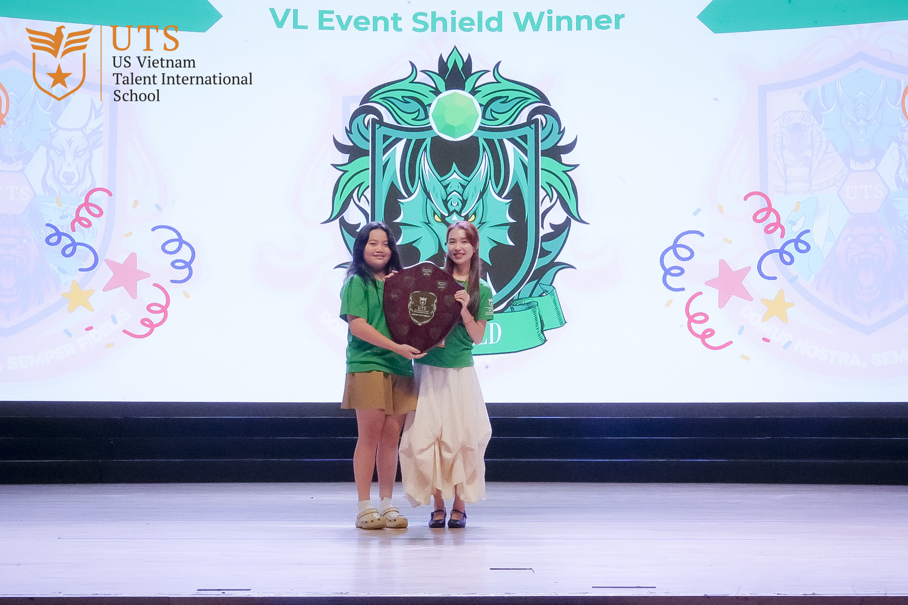 03. Nhà Emerald xuất sắc dành giải Event Shield