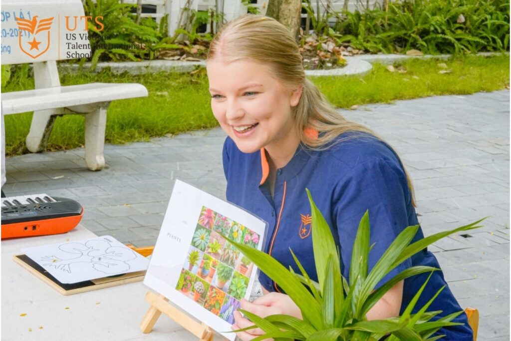 Con làm quen với tiếng Anh một cách tự nhiên