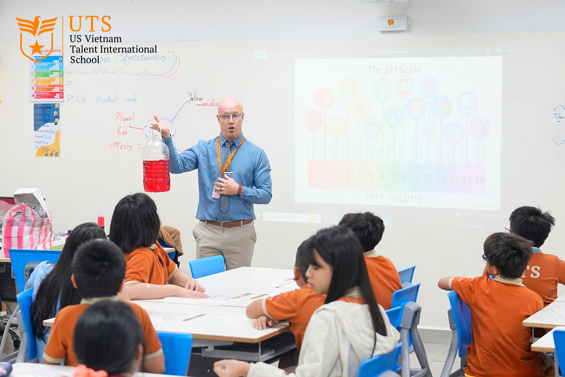 Học tập trong môi trường song ngữ giúp hình thành kỹ năng sử dụng ngoại ngữ linh hoạt