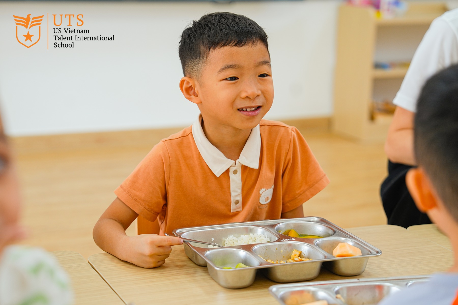 Khẩu phần ăn phù hợp với độ tuổi của trẻ mầm non