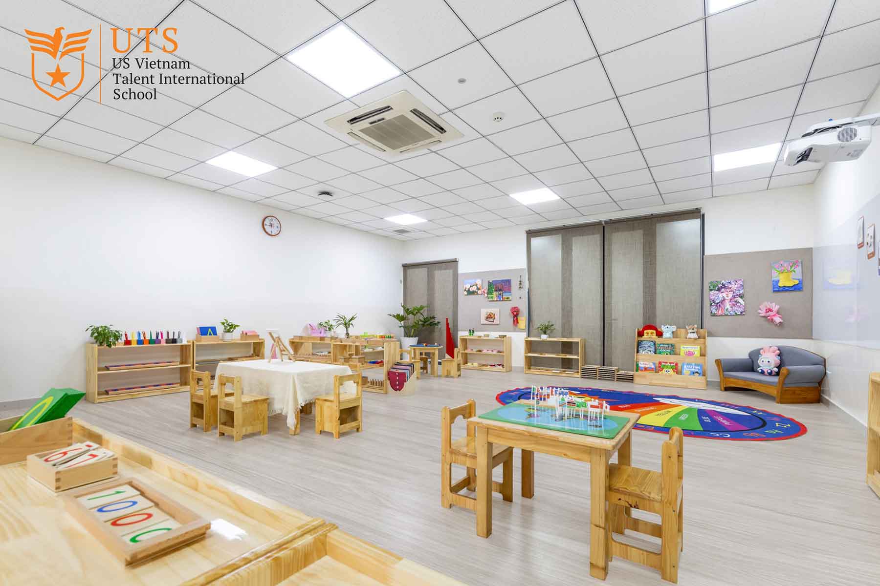 Không gian lớp học thoải mái, đầy đủ ánh sáng tại Trường Mầm non Quốc tế Nam Mỹ UTS