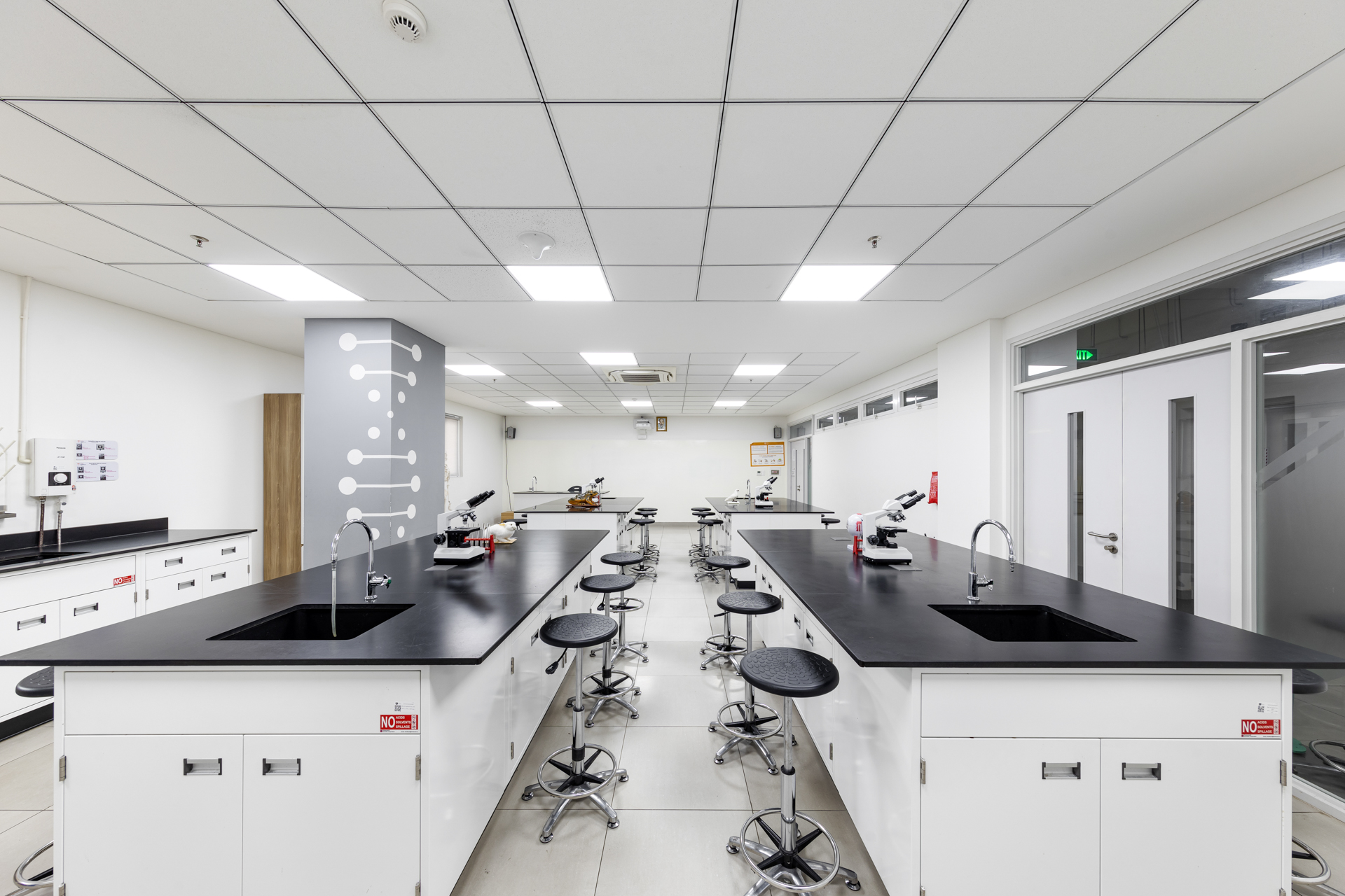 Phòng thí nghiệm khoa học