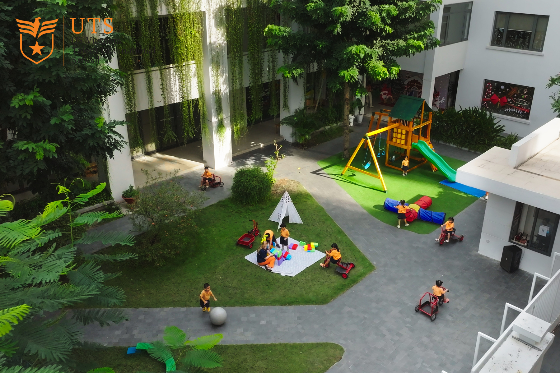 UTS Botanique Campus với không gian thoáng mát, giúp con được thoải mái vận động