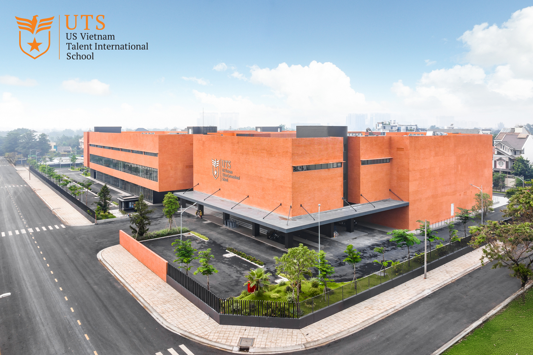 UTS cơ sở Nam Sài Gòn nằm tại Bình Chánh, TP.HCM, nổi bật với hệ thống cơ sở vật chất hiện đại và không gian học tập chuẩn quốc tế từ cấp mầm non