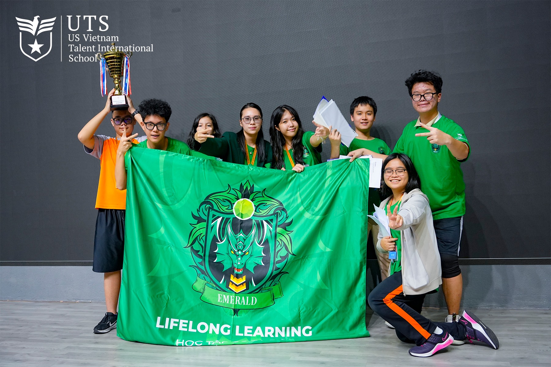 Sapphire & Emerald xuất sắc giành chức vô địch UTS House Debate 2025
