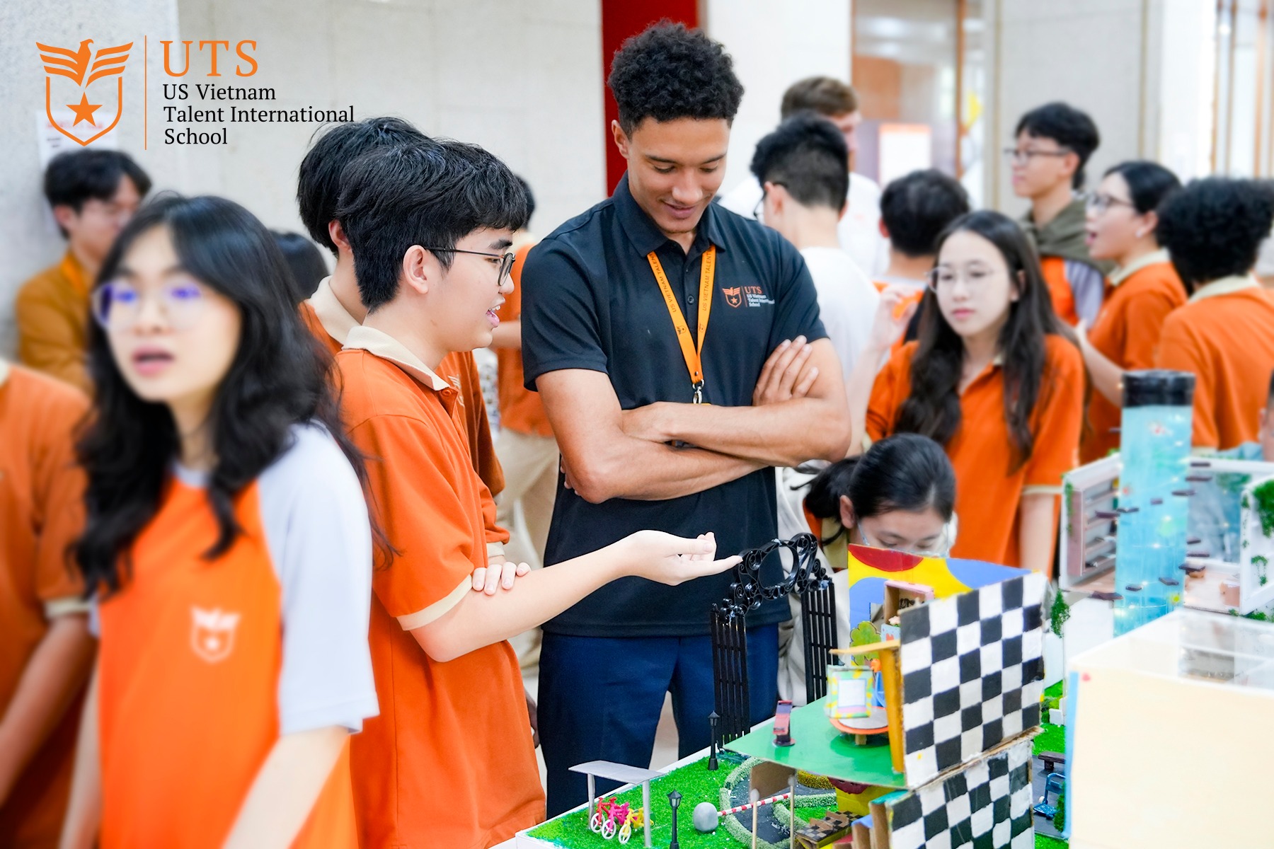 Tham khảo kỹ về chất lượng giảng dạy và hoạt động học tập tại các trường tiềm năng 