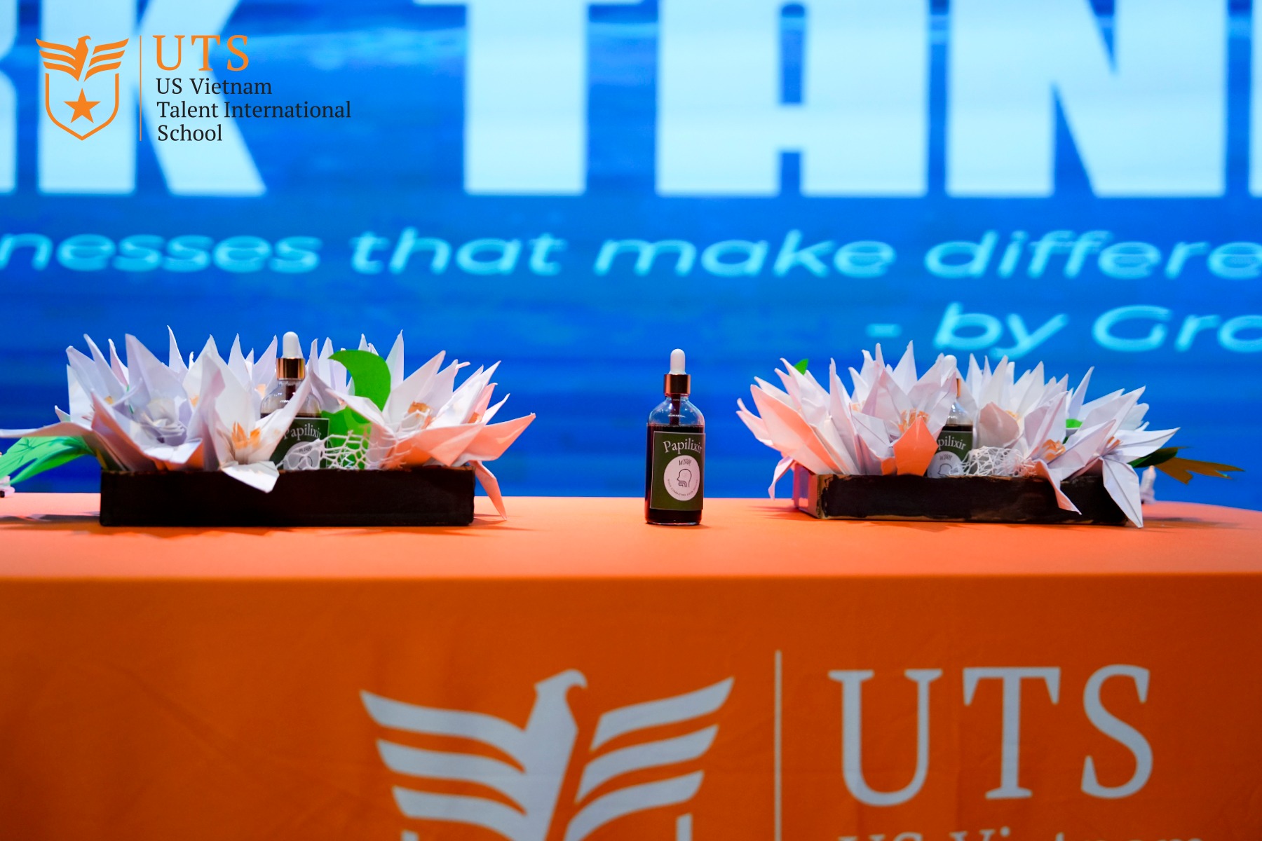 Học sinh được thực hành làm dự án giả lập trong môn học Kinh doanh