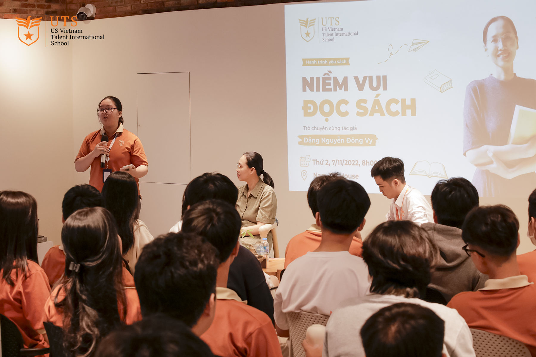 niềm vui đọc sách tại UTS